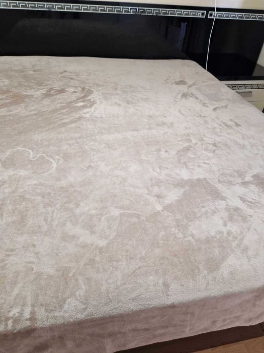 Продавам комплект спалня,гардероб,скрин, 2 бр. Нощни шкафчета !