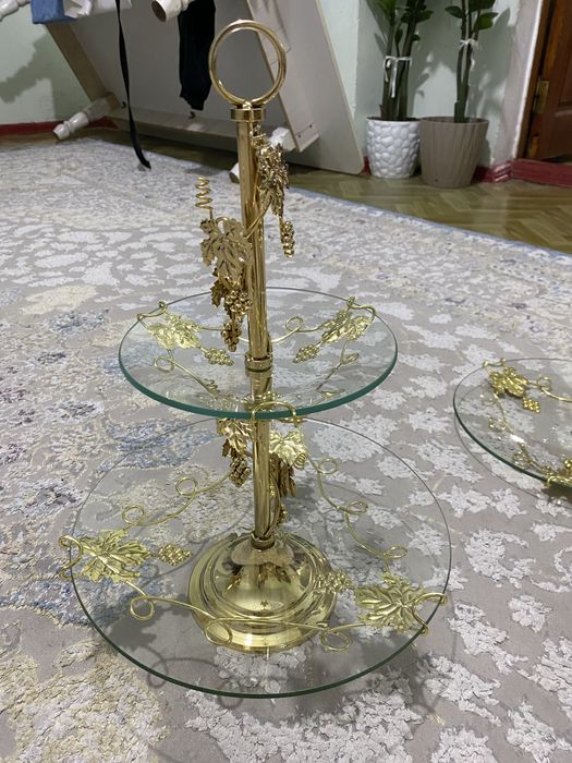 Орешница этажерка стекло