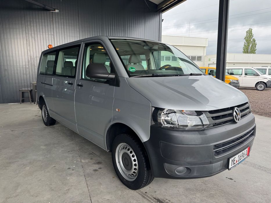 Volkswagen Caravelle VW T5 Caravelle Lung 9 Locuri Euro 5 Fara adblue !
