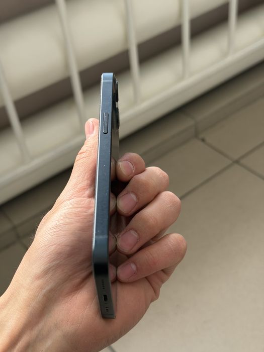 Продам Iphone 13
