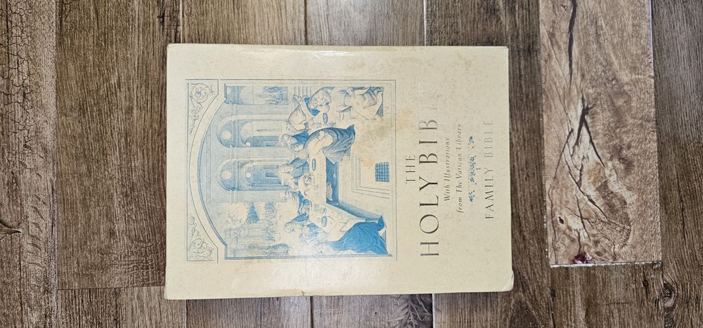 Biblie de colecție - The Holy Bible: With Illustrations from the Vatican Library