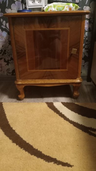 Прикроватный тумбочки