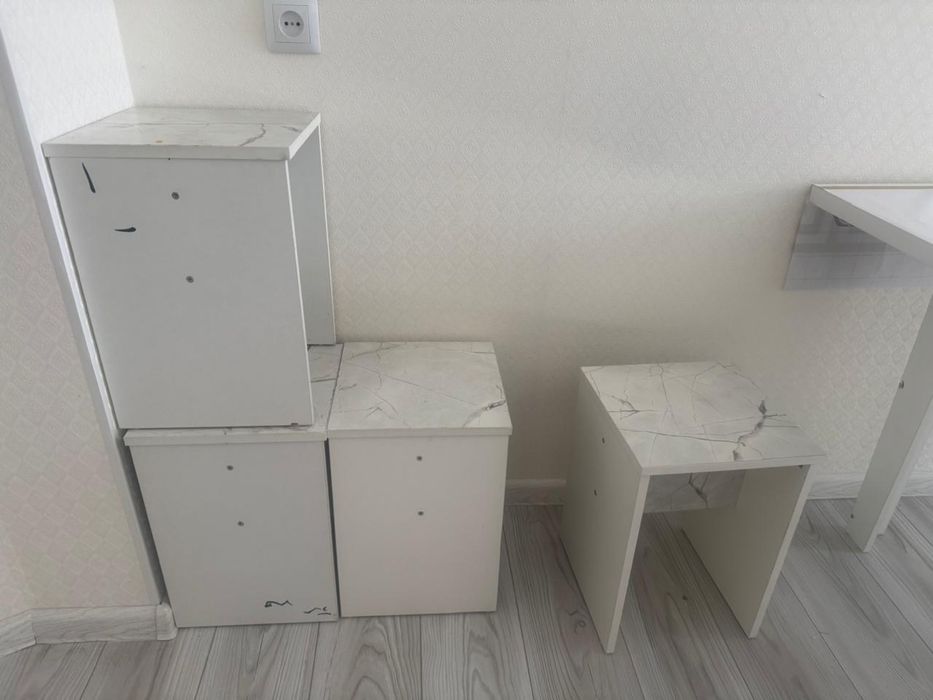 Стулья новая. Есть 8шт