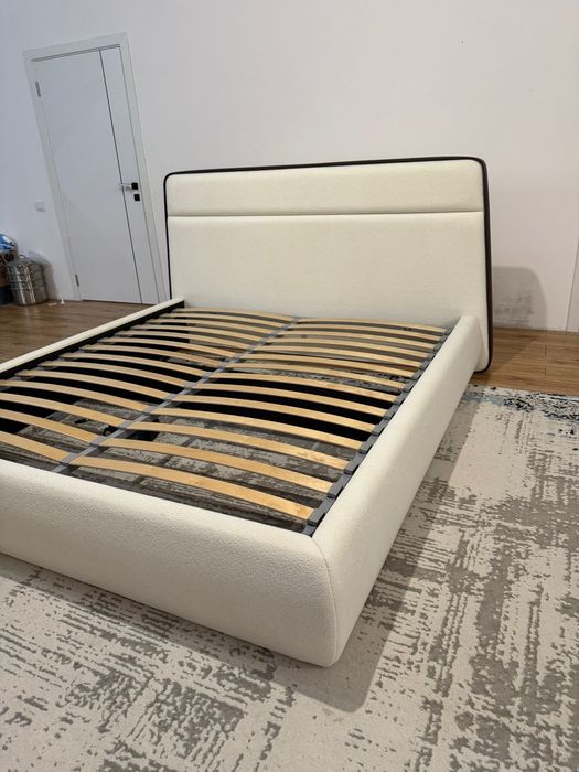 Спальный кровать