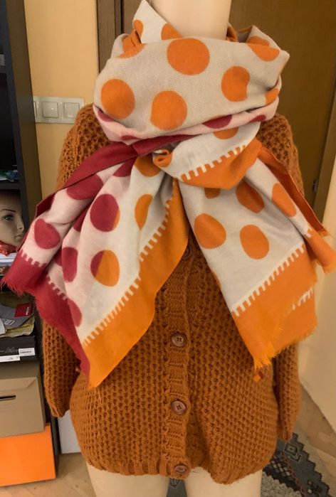 Разкошен шал с десен точки( вълна и вискоза)