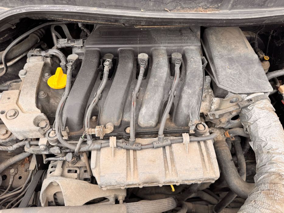 Renault Scenic an 2003 2000cm3 benzina cutie automată se dezmembrează