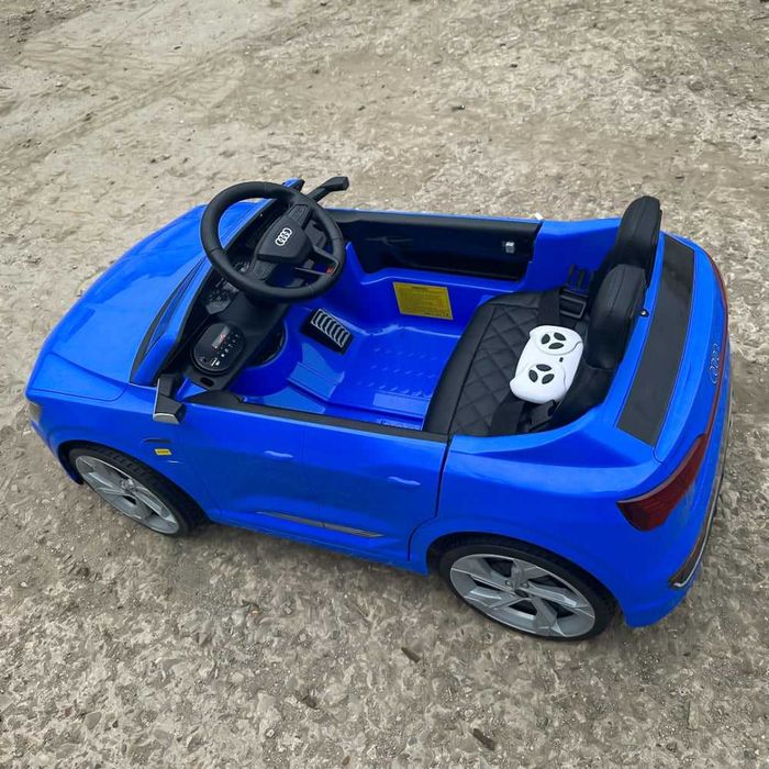 Masinuta electrica pentru copii, cu licenta Audi SQ8 70W 12V NOU