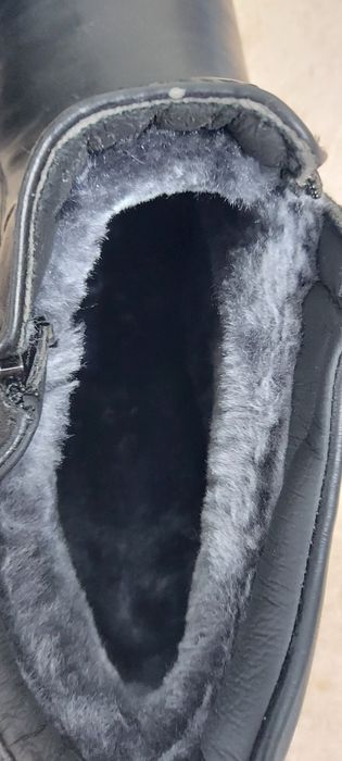 Продам мужские ботинки