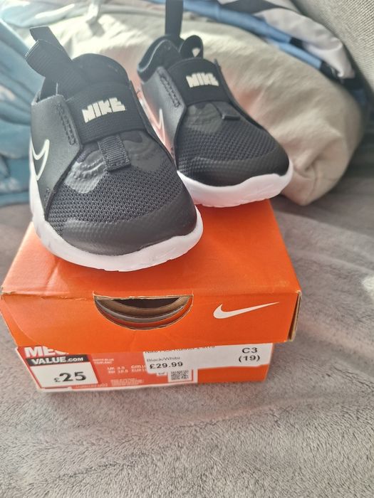 Бебешки черни маратонки Nike