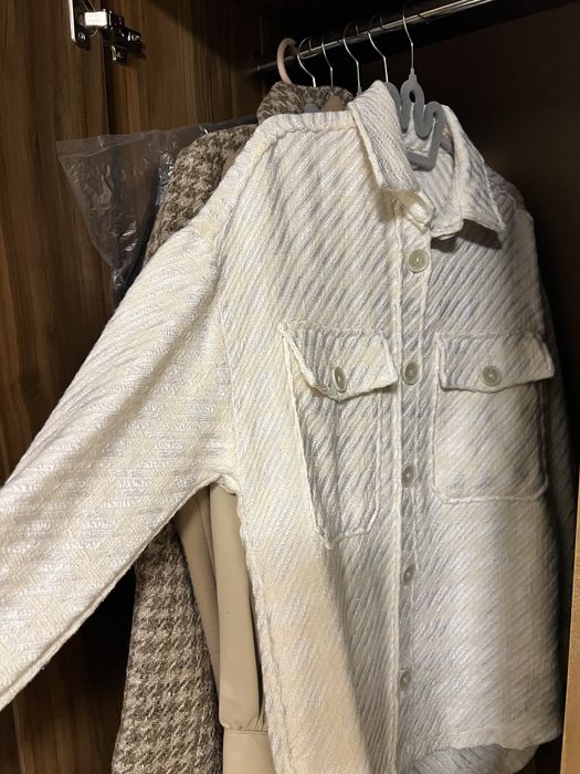 Stradivarius риза яке