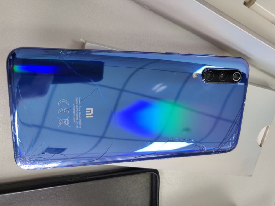 Xiaomi mi 9 128 ГБ.