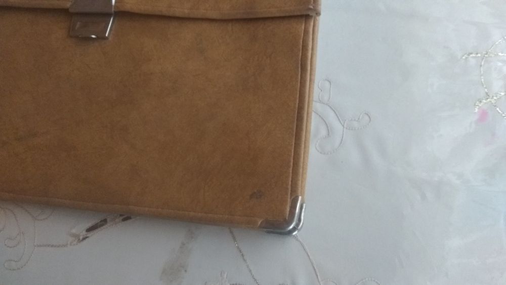 Продаются мужские портфели из натуральной кожи