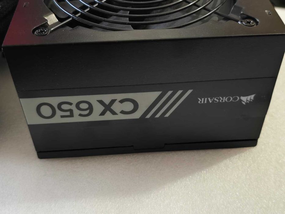 Sursă PC Corsair CX650, 650W, Certificare 80 PLUS Bronze, Non-Modulară (Cod: CP-9020122)