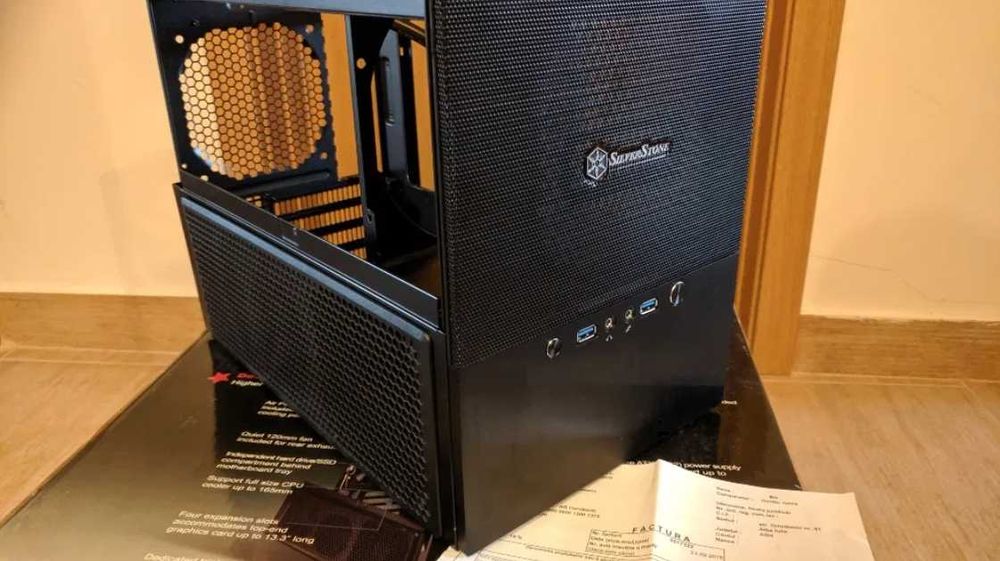 Carcasa SilverStone SG10 + Cooler pasiv Noctua NH-P1 + 5x Ventilatoare Noctua – mini-cube mATX ultra-silențios