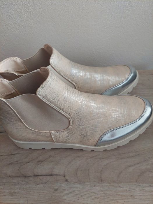 Ghete imitatie de piele pentru femei