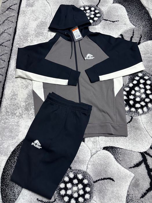 Мъжки екип на FLAIR