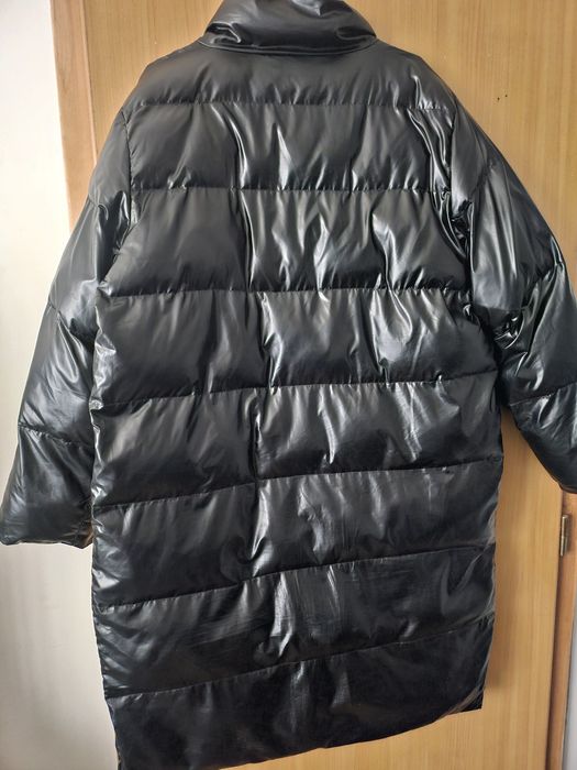 Дълго зимно яке лъскаво