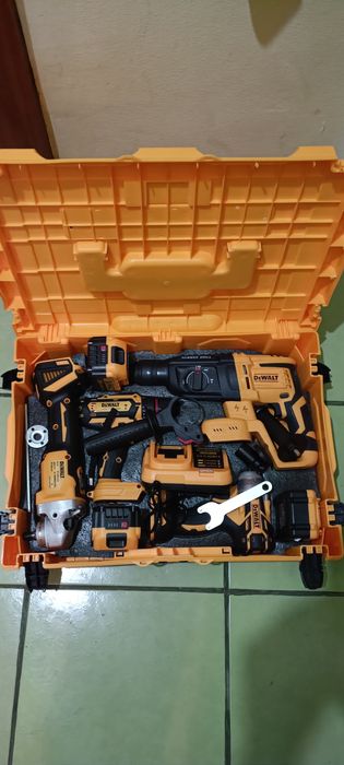 Комплект девалт.