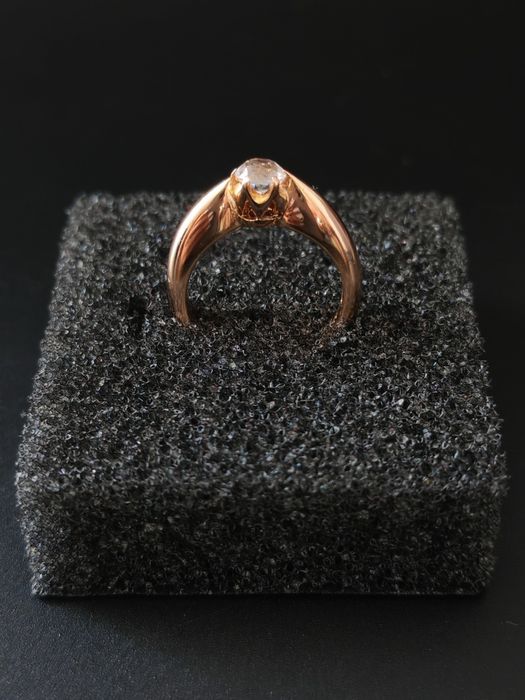 Inel aur 18 K cu Safir alb