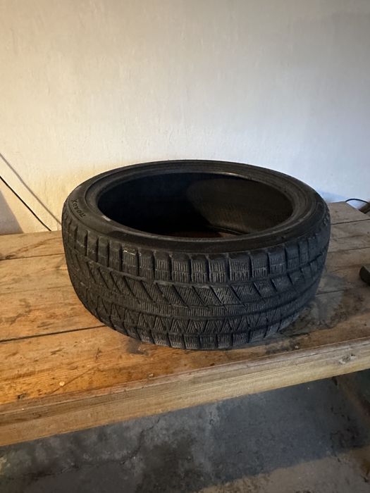Зимные шины продаю