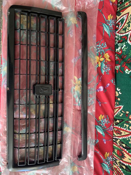 Решотка радиятора облицовка ваз 2107