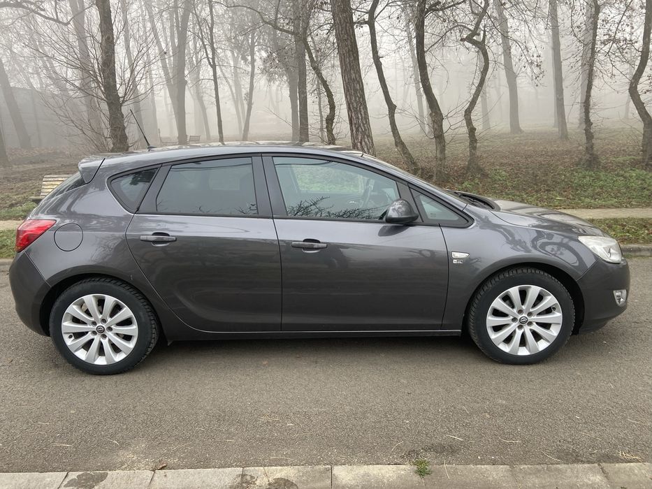 Opel Astra J  1.4 Turbo 2012
