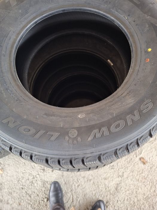 Шины новые 235/70/16