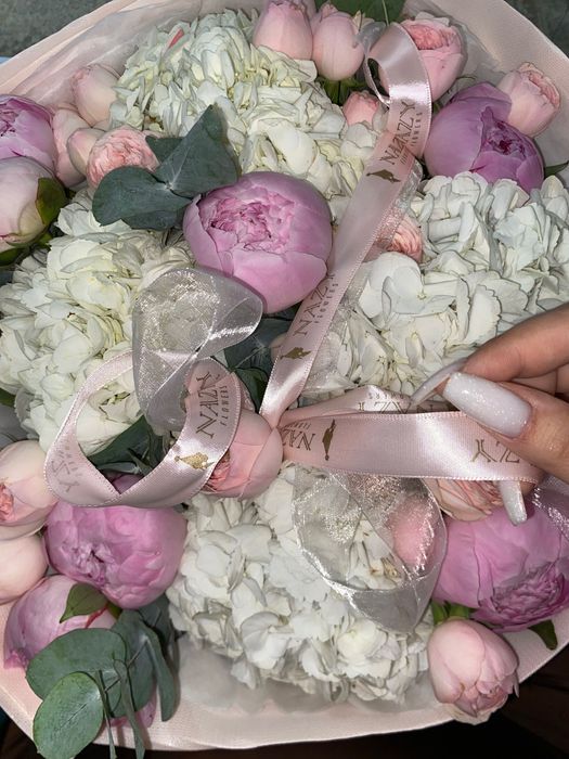 Букет с Nazy flowers