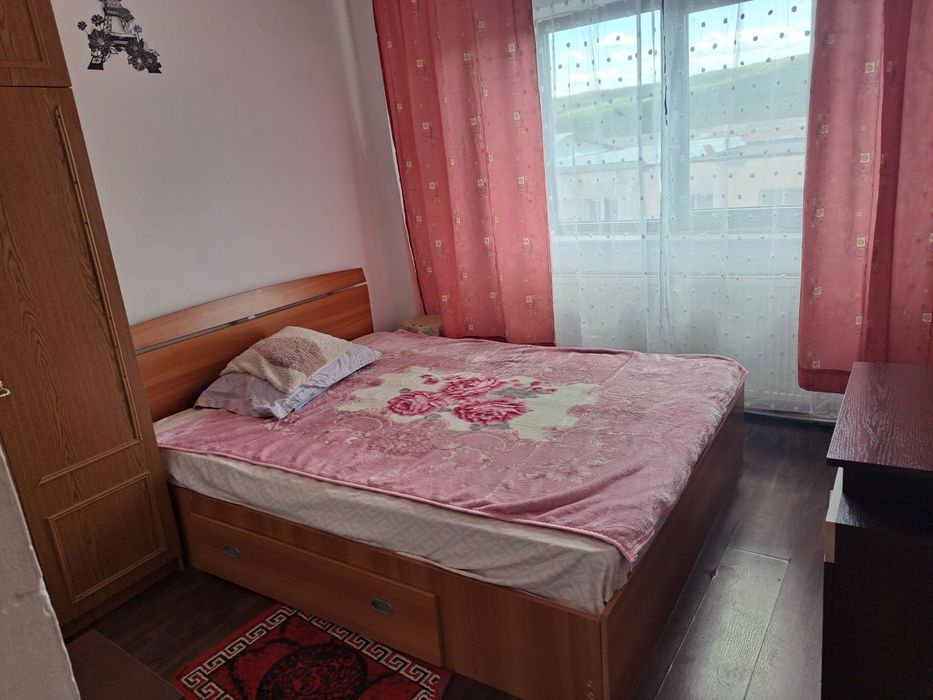 Inchiriez Apartament