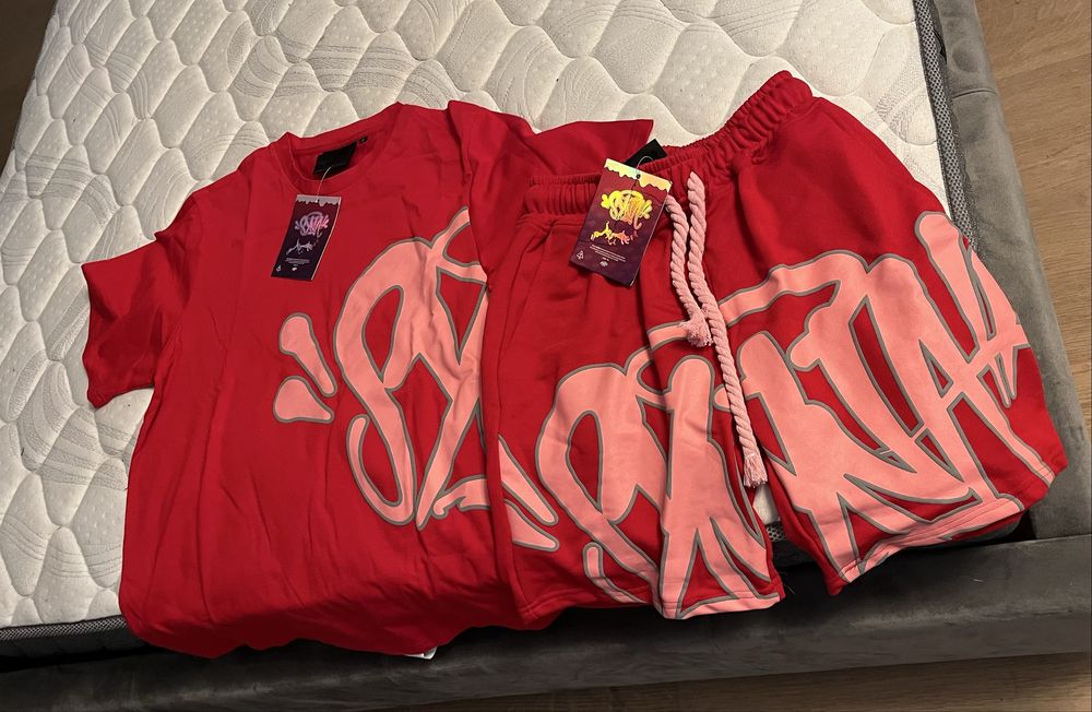 Compleu syna pantaloni scurti si tricou