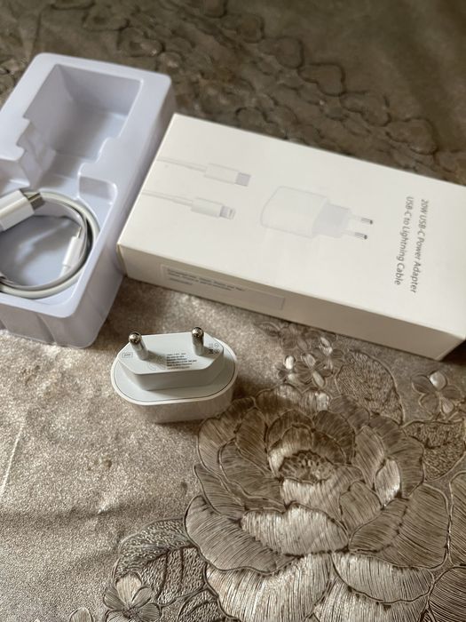 Ayfon apple 12 zaryadchik ko’p ishlamagan galovka kabel