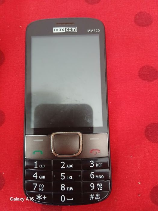 Telefon MaxCom MM320