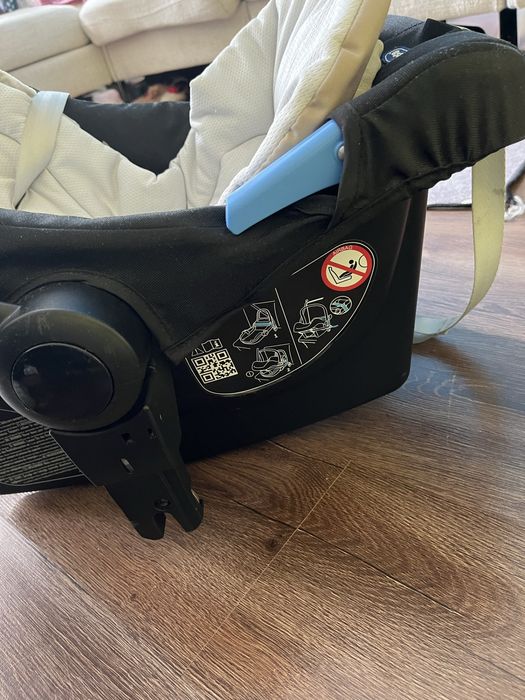 Vand scoica auto Chicco