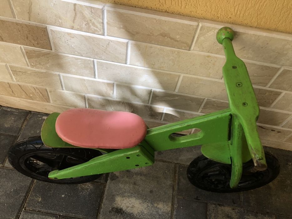 Bicicleta  fara pedale din lemn