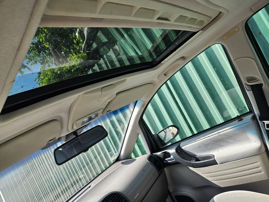Vând Opel Zafira