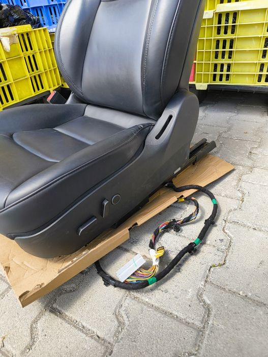 Шофьорска седалка за Tesla Model 3