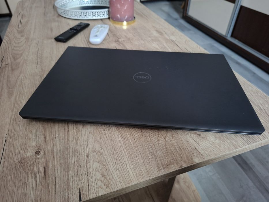 Vând Laptop Dell Vostro 3530 Full HD