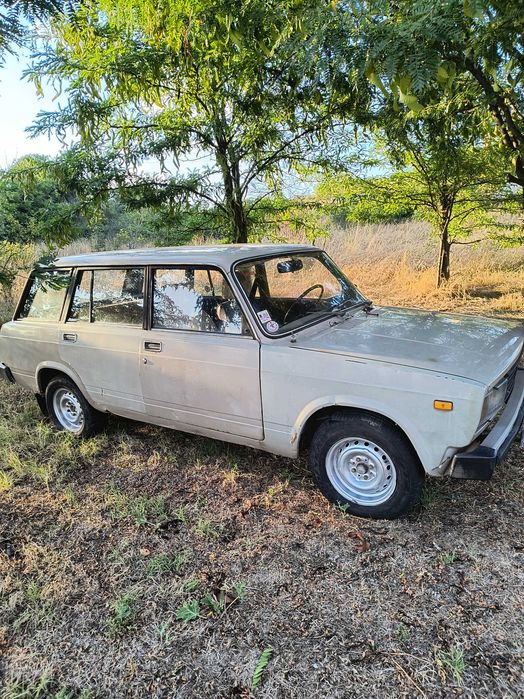 Автомобил Лада 2104