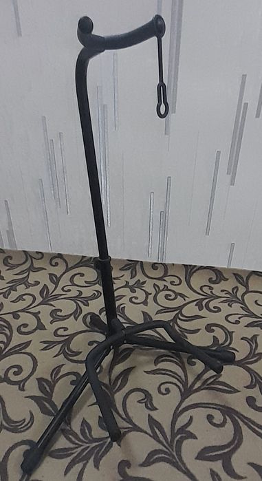 Gitara stoykasi sotiladi