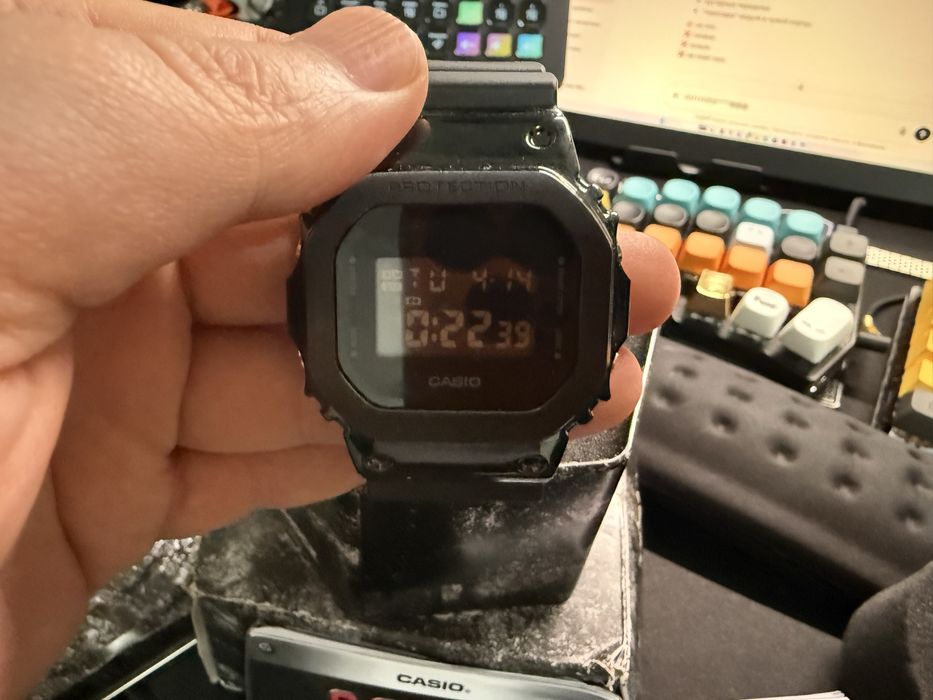 Продам новые часы casio gm 5600