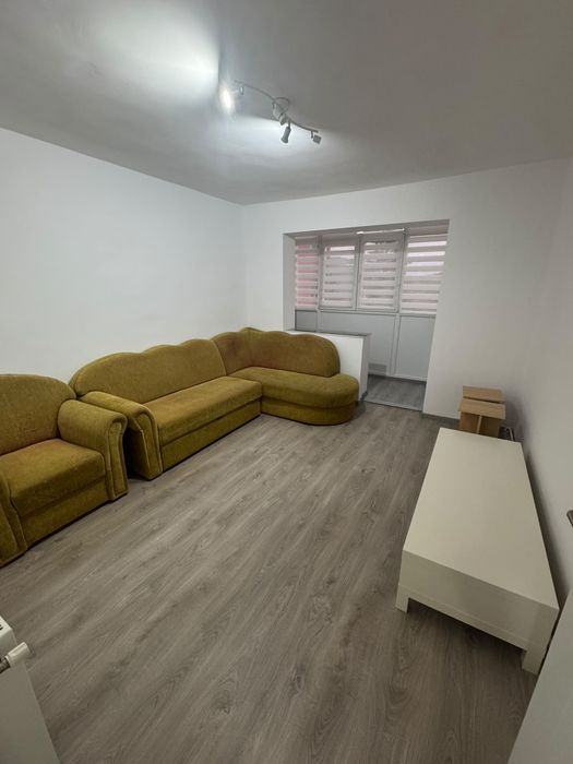 Închiriez apartament central Vălenii de Munte