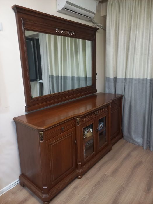 Комод с зеркалом