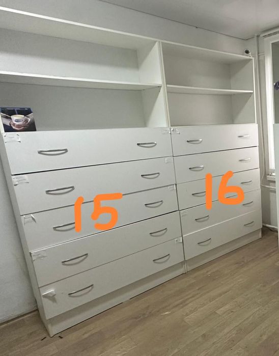 Витрины и шкафы для аптеки