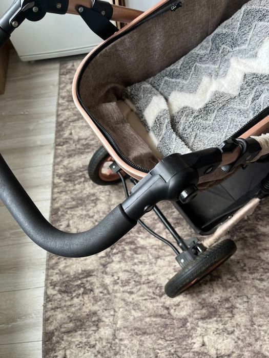 Продам коляску за 20 тыс, состояние хорошее