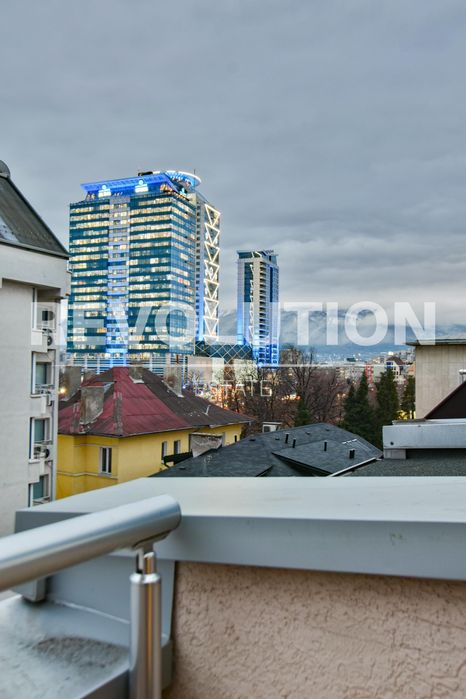 Дава се под наем Двустаен апартамент в София, Център - 70 кв.м за 947.58 € - Снимка #10