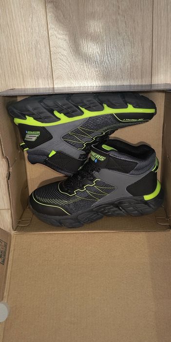 Боти Skechers -нови