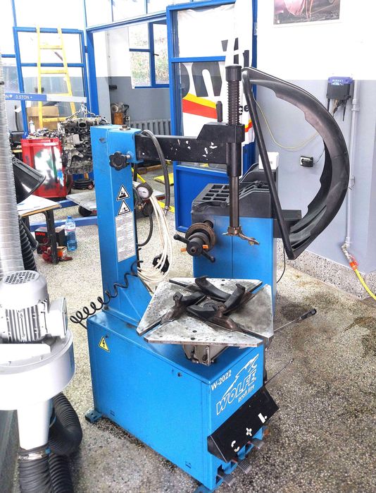 Продава Комплект Машини за Гуми WOLFE - Баланс W-520 + Демонтаж W-2022!
