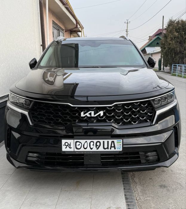 Kia Sorento Full pozitsiya 2023-yil. 3.5 motorli. Kraska toza.
