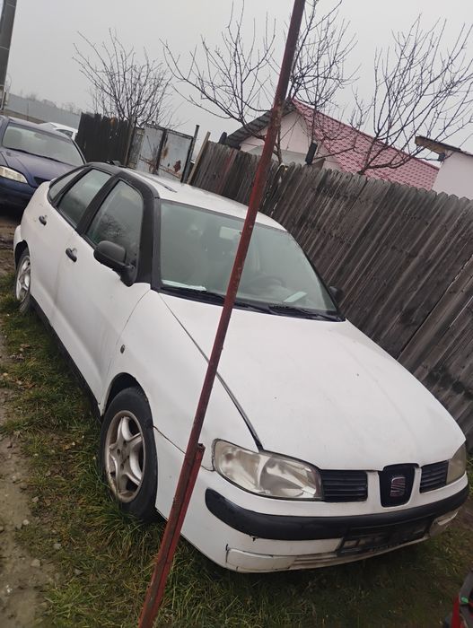 Vând mașina Seat Cordoba