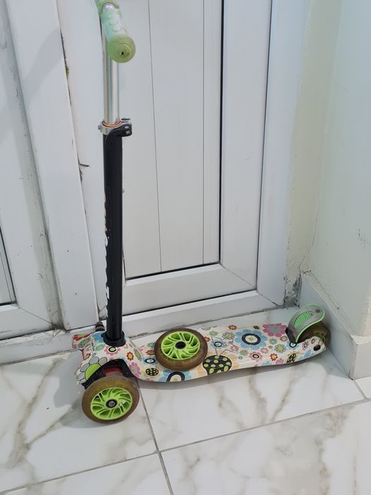 Отдам самокат детский